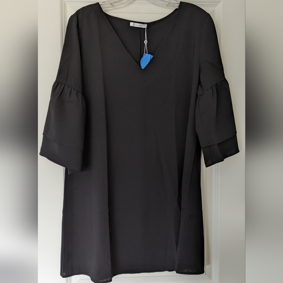 Black Pearl V-Neck Flared Sleeve Short Dress - Picture 3 of 7